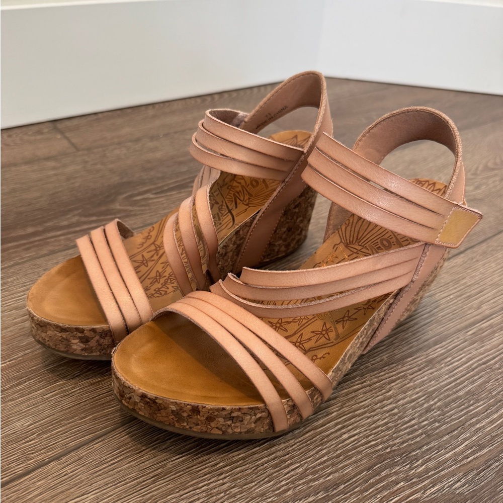 Women's Blowfish Malibu Helm Blush Platform Wedge Sandal size 7.5